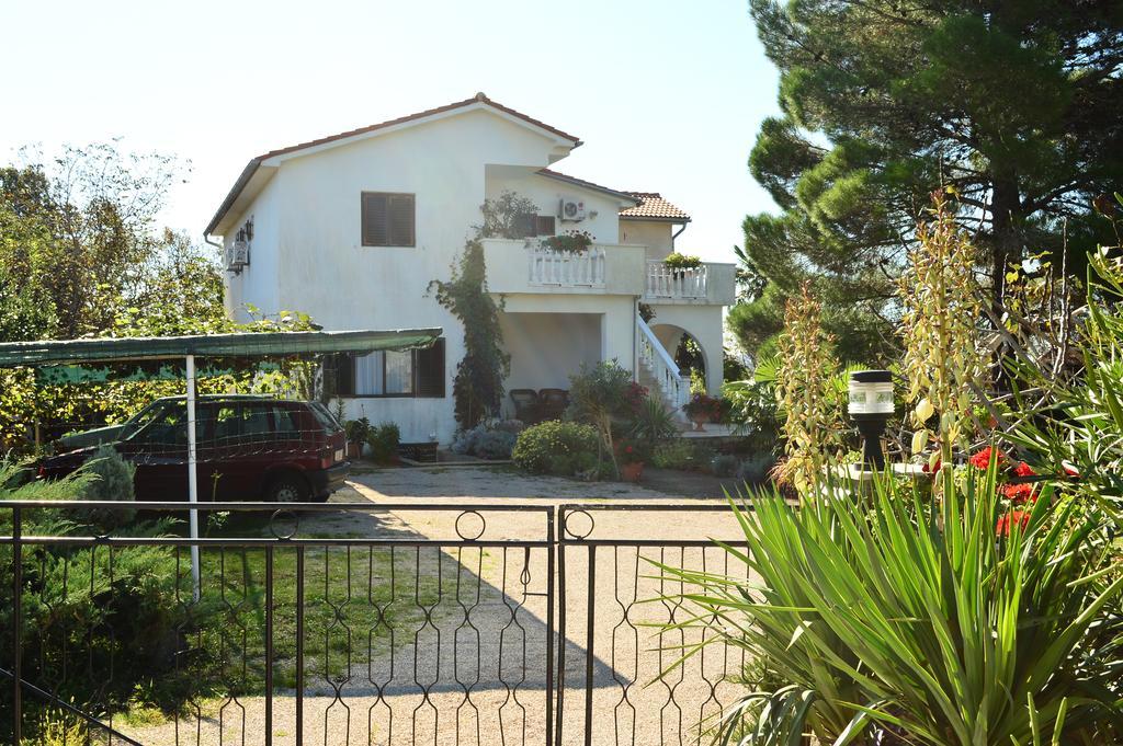 Apartments Stivic Pinezići Exterior foto